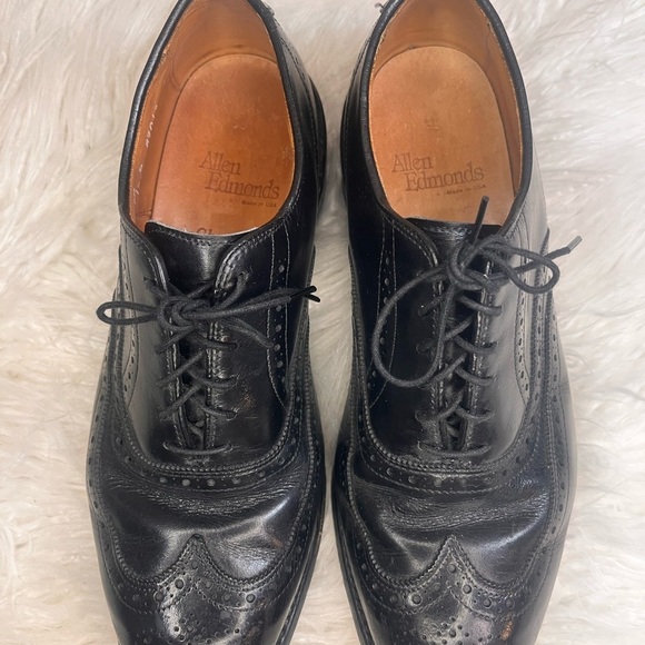 Allen Edmonds Other - Allen Edmonds Black Leather Wingtip Oxfords